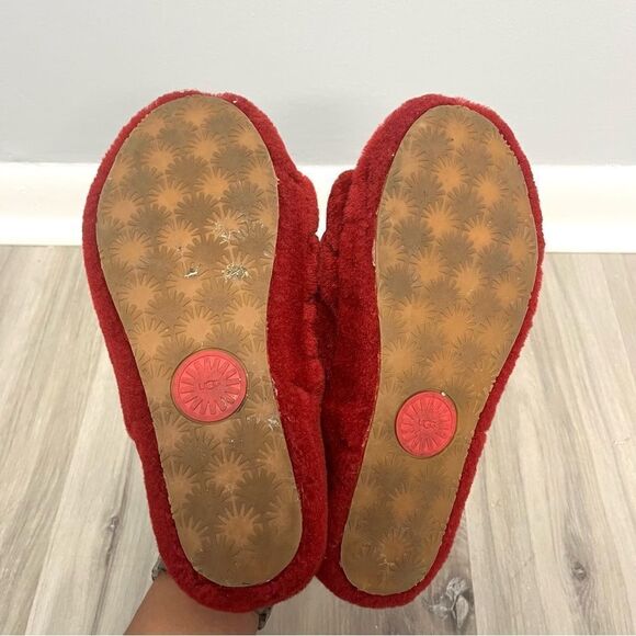 UGG Slippers Women’s 7 Red Fluff Yeah Logo Slide Platform - Picture 7 of 8